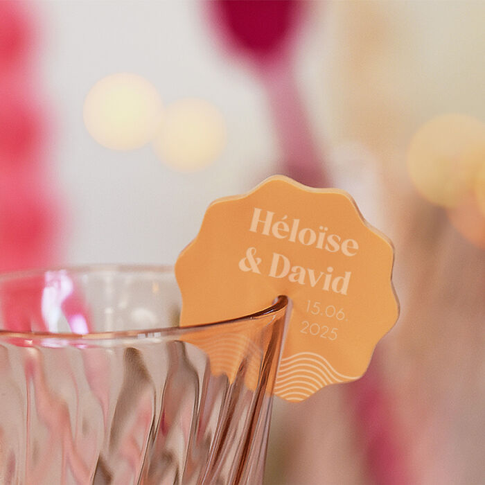 Marque-verre mariage personnalisé initiales ou prénoms mariés acrylique orange 3,5x3,5 cm - Pop - ambiance