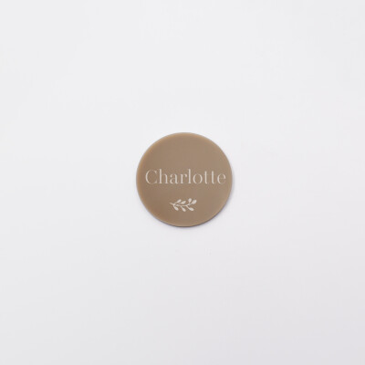 Marque-place personnalisé acrylique beige 45x45 - Bohème