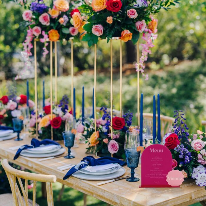 Menu mariage personnalisé acrylique fuchsia 14x20 cm et nom de table acrylique rose 8x8 cm - Pop