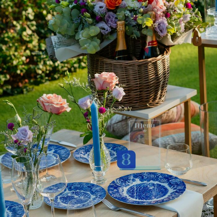 Menu mariage personnalisé acrylique bleu transparent 13x20 cm et numéro de table acrylique bleu givré 7x7 cm - Blue Mediterraneo