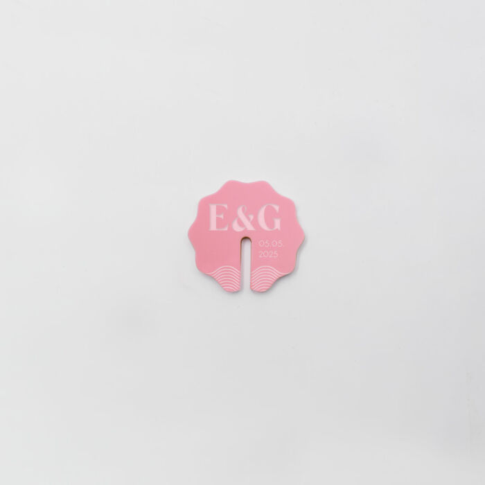 Marque-verre personnalisé initiales ou prénoms mariés acrylique rose 36x35 mm - Pop