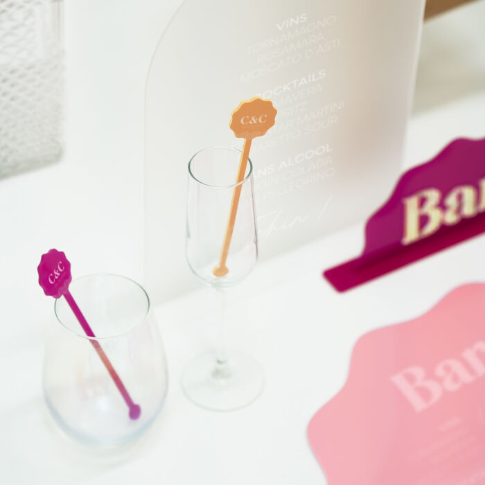 Touillette personnalisée initiales ou prénoms mariés acrylique fuchsia 35x164 mm - Pop