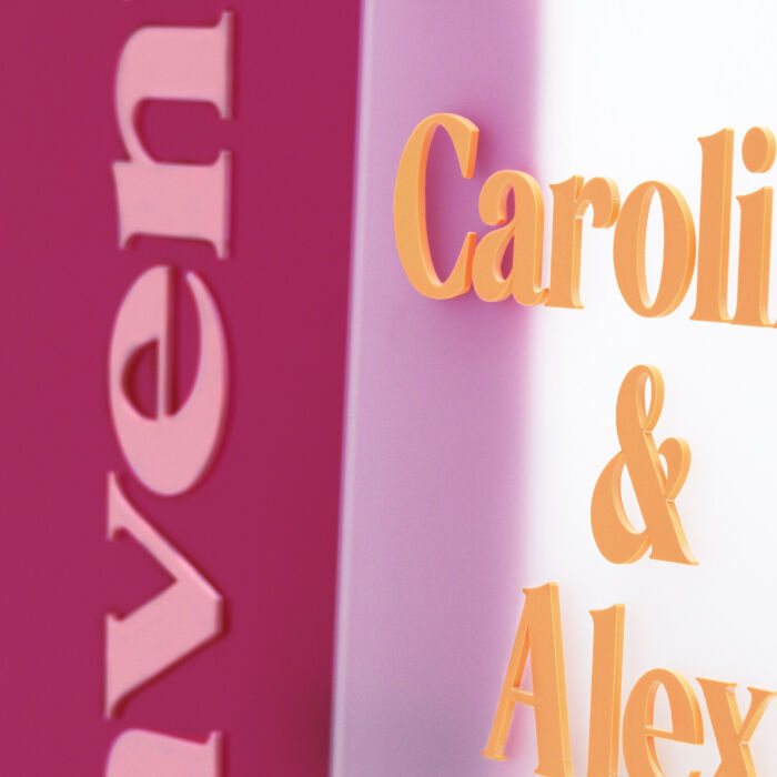 Panneau bienvenue double personnalisé acrylique givré et acrylique fuchsia 585x980 mm - Pop