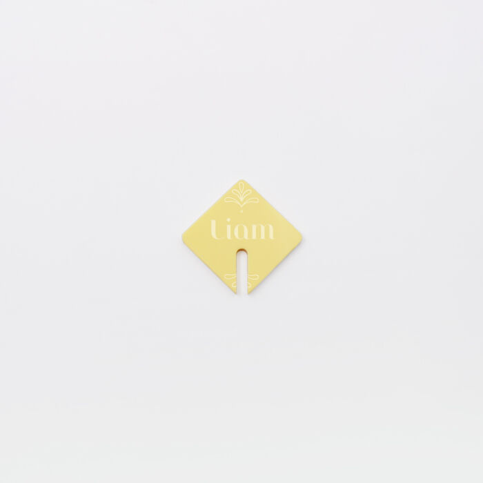 Marque-verre personnalisé prénoms invités acrylique jaune pastel 3,5x3,8 cm - Blue Mediterraneo
