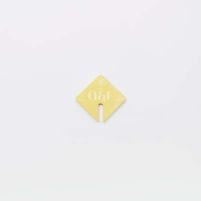 Marque-verre personnalisé initiales mariés acrylique jaune pastel 3,5x3,8 cm - Blue Mediterraneo