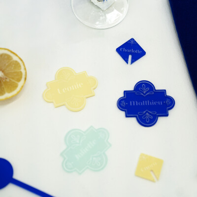 Marque-place personnalisé acrylique bleu givré 6,5x5,6 cm - Blue Mediterraneo