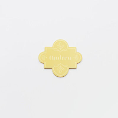 Marque-place personnalisé acrylique jaune pastel 6,5x5,6 cm - Blue Mediterraneo