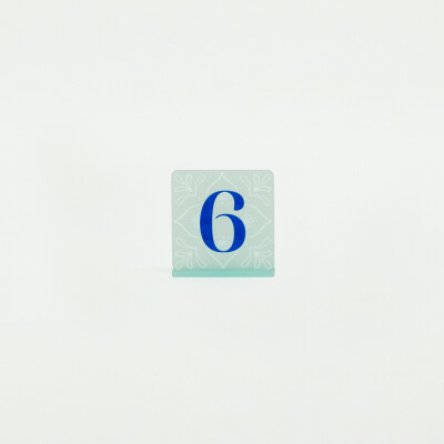 Numéro de table acrylique coloré 13x7 cm - Blue Mediterraneo