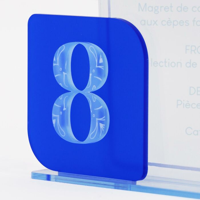 Menu personnalisé acrylique bleu transparent 14x20 cm et numéro de table acrylique bleu givré 8x8 cm - Blue Mediterraneo