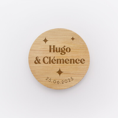 Décapsuleur mariage personnalisé prénoms mariés bois 6x6 cm - Pop
